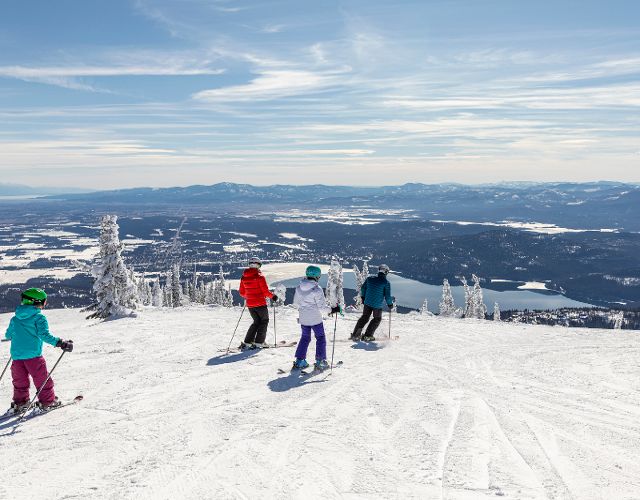 Family skiing