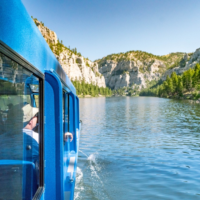 people on boat tour of the Gates of the Mountains