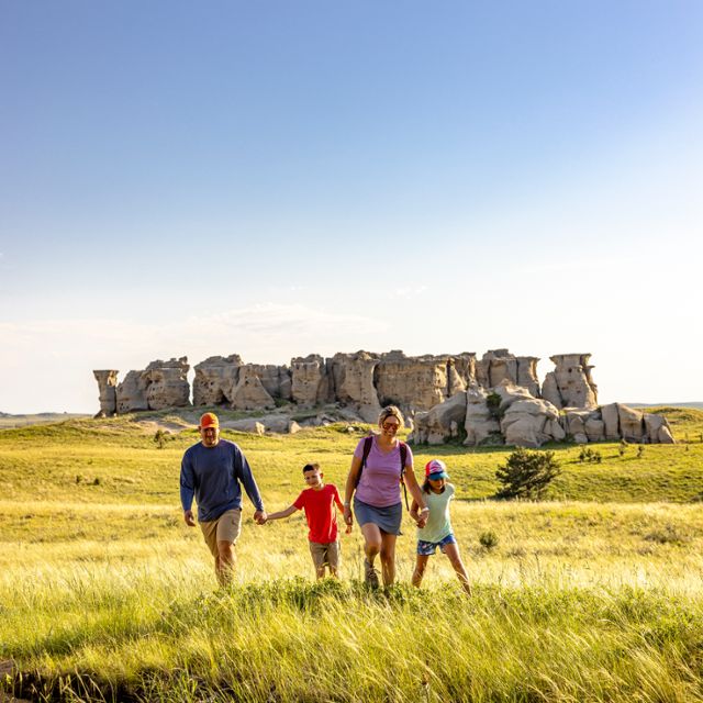 hiking in Medicine Rocks State Park